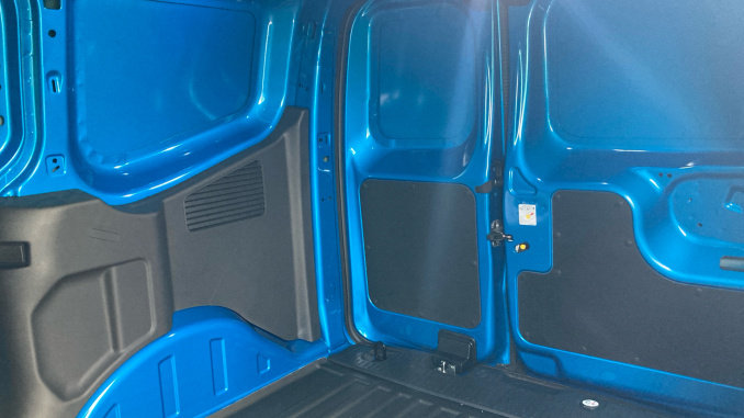Ford Transit Courier Diesel 1.5 EcoBlue Trend Van - Image 14